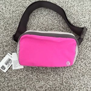 lululemon Everywhere Belt Bag- pink NWT